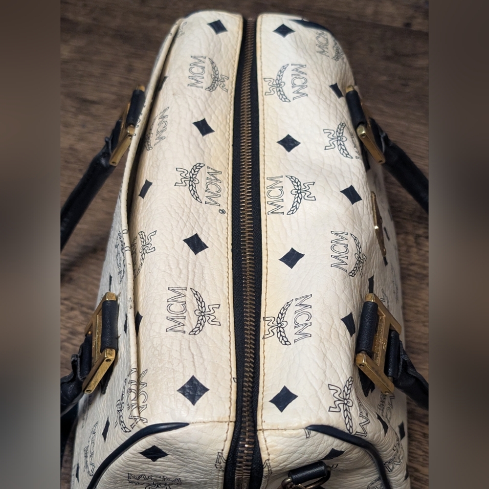 MCM White and Blue Crossbody Bag with Elegant Design - Picture 14 of 14